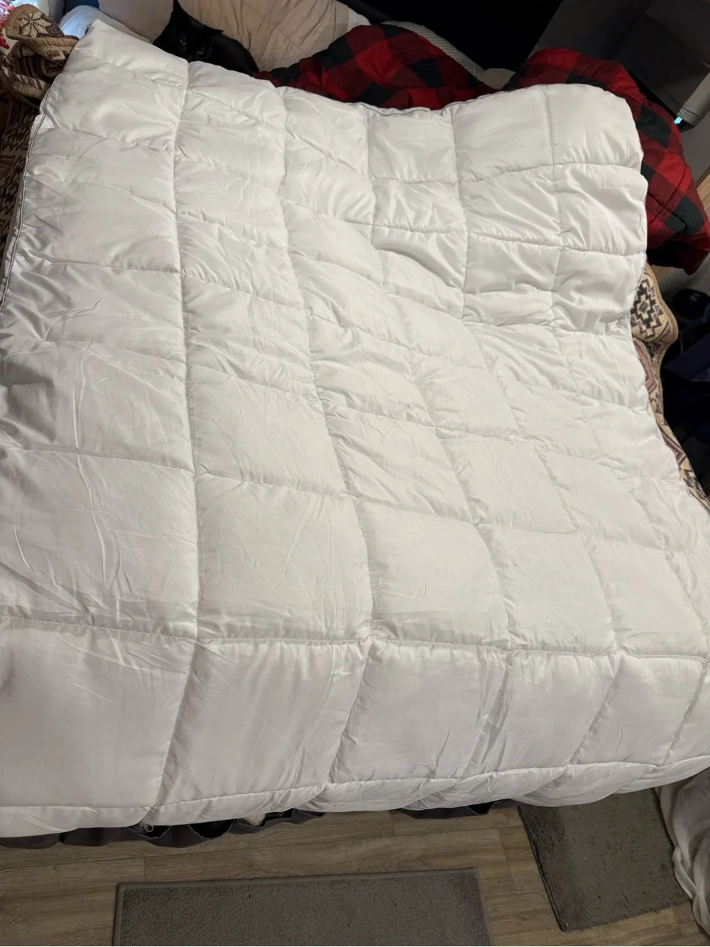 Serta White Down Alternative mattress topper - Plush All-Season Bedding